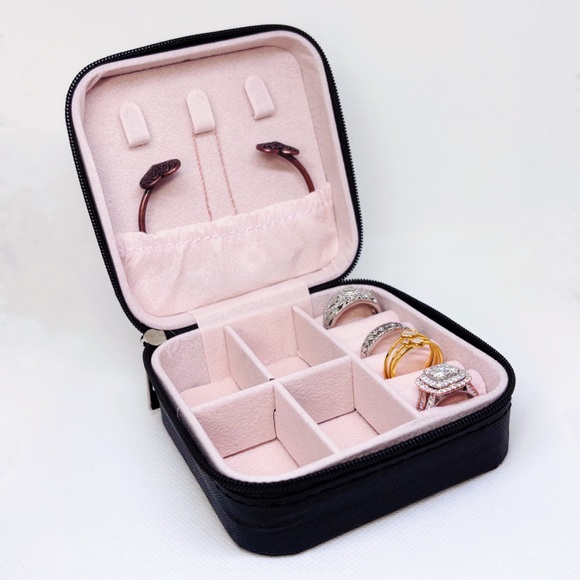 Black Faux Leather Mini Zip-Up Mini Jewelry Box Organizer! - Picture 3 of 9